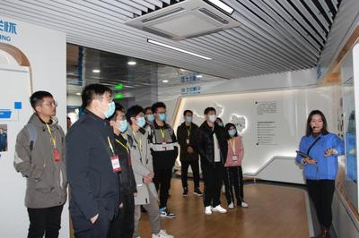 校企攜手促發展，技術交流譜新篇——電子工程學院組織畢業班學生赴陜西凌云電器集團參觀交流